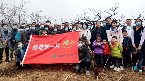 山东pp电子模拟器集团各基层党支部开展公益植树活动